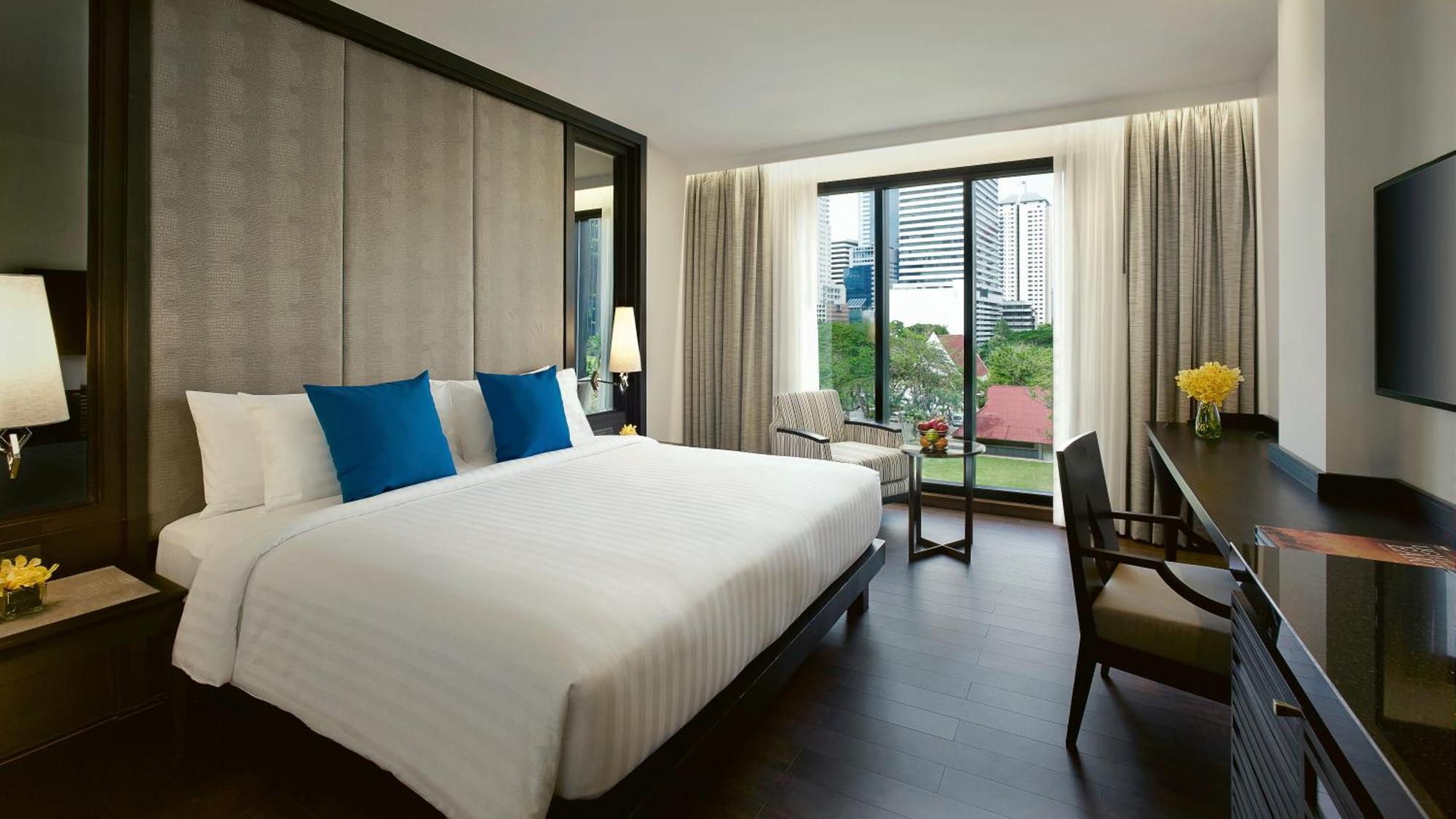 Moevenpick Hotel Sukhumvit 15 Bangkok Exterior photo